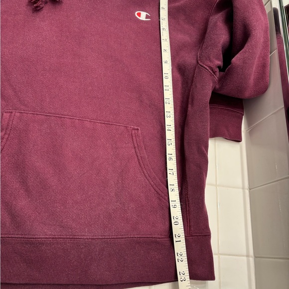 Trending color! Wine/Maroon Women’s Hooded Champion Sweatshirt size L - Picture 8 of 8